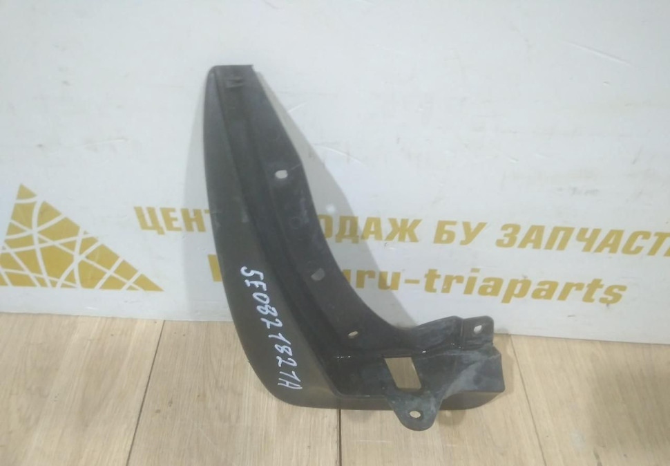 Брызговик задний левый бу Skoda Octavia A7 OEM 5E0821821A