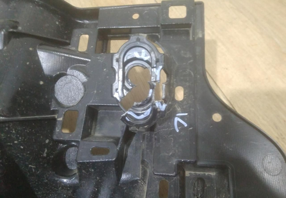 Кронштейн заднего бампера правый бу BMW X6 G06 M-Pack OEM 51128069962