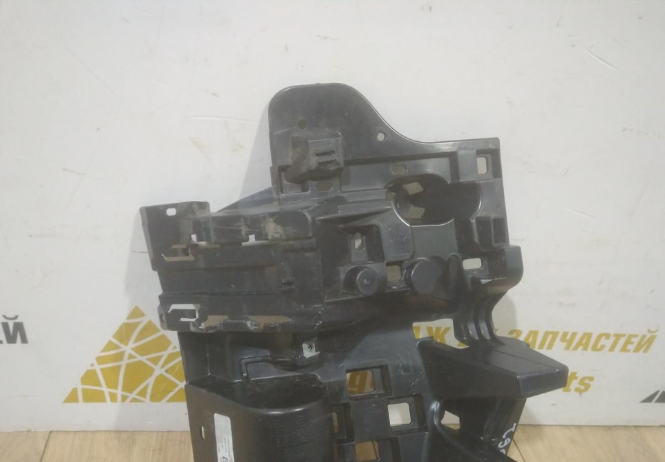 Кронштейн заднего бампера правый бу BMW X6 G06 M-Pack OEM 51128069962 Кронштейн заднего бампера правый бу BMW X6 G06 M-Pack OEM 51128069962