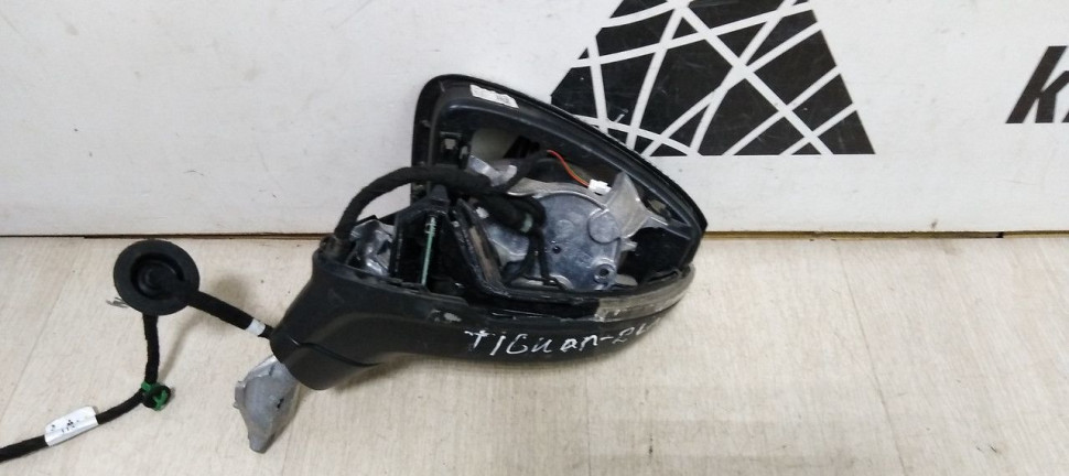 Зеркало левое Volkswagen Tiguan 2 9k oem 5NB857501AK