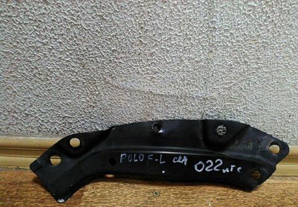 Суппорт фары левый Volkswagen Polo седан oem 6r0805931a