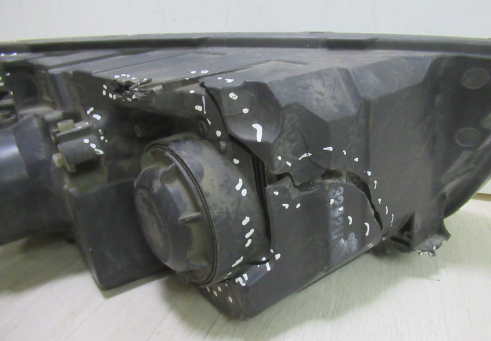 Фара правая голаген Chevrolet Captiva C140 oem 95413292 (трещины в корп)(слом.3крепл)