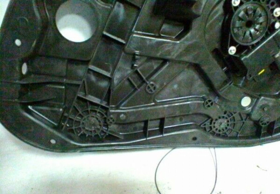 Стеклоподъемник передний правый Hyundai i40 OEM 824803Z000