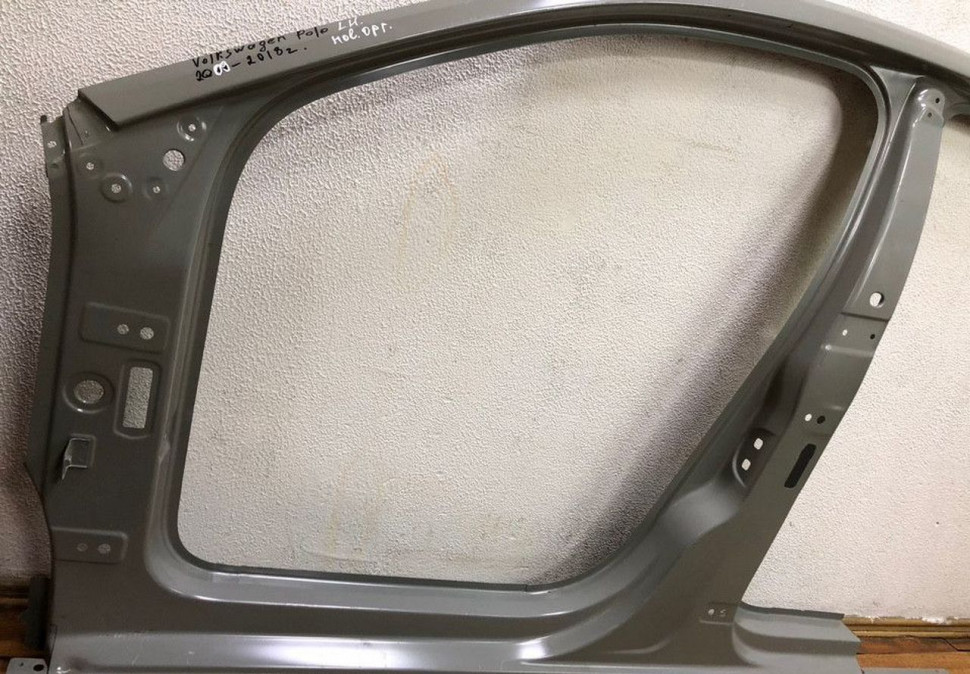 Боковина левая Volkswagen Polo 09- седан (нов. ориг) Боковина левая Volkswagen Polo 09- седан (нов. ориг)