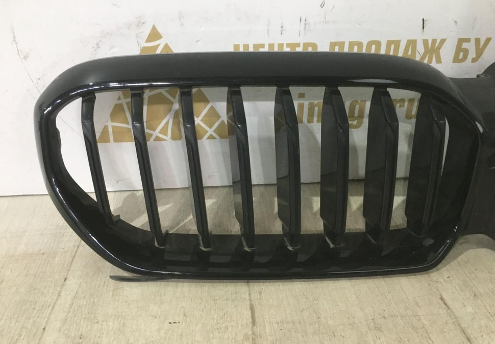 Решетка радиатора бу BMW 5 G30 M-Pack рестайлинг OEM 9464210 Решетка радиатора бу BMW 5 G30 M-Pack рестайлинг OEM 9464210