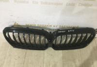 Решетка радиатора бу BMW 5 G30 M-Pack рестайлинг OEM 9464210