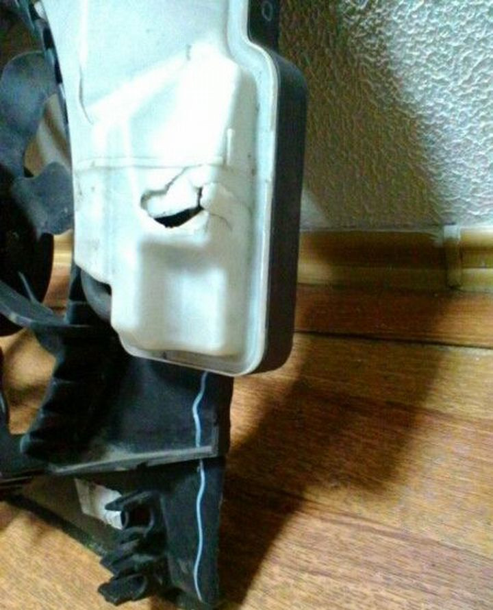 Вентилятор охлажден. в сборе Kia Picanto (12- ) OEM 3137230108, деф. см. фото