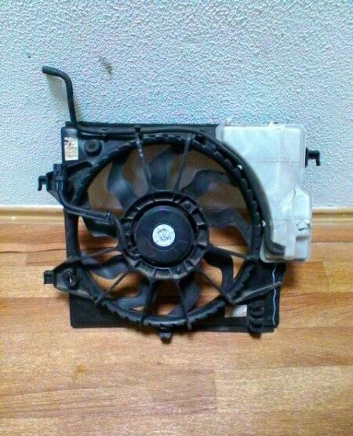 Вентилятор охлажден. в сборе Kia Picanto (12- ) OEM 3137230108, деф. см. фото Вентилятор охлажден. в сборе Kia Picanto (12- ) OEM 3137230108, деф. см. фото