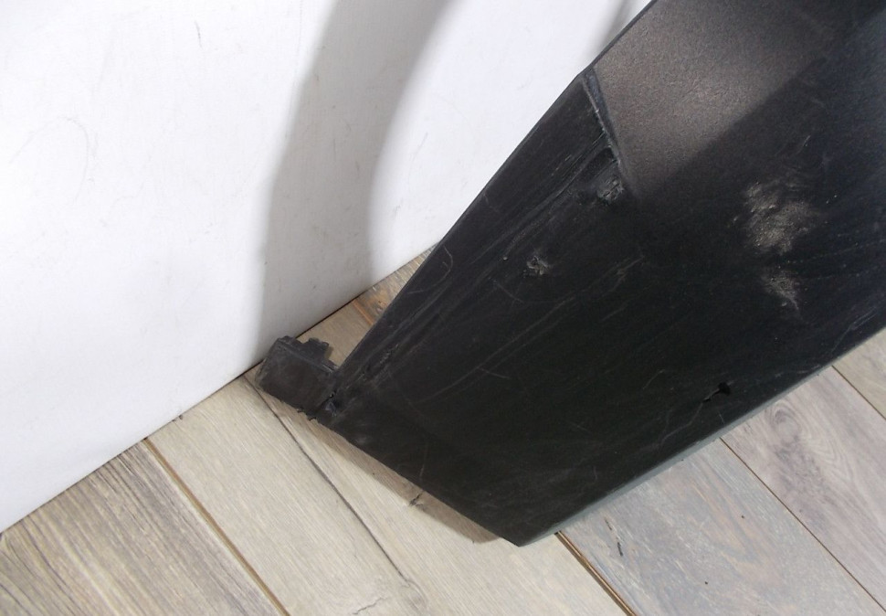 Спойлер заднего бампера бу BMW X4 F26 OEM 51127338797 Спойлер заднего бампера бу BMW X4 F26 OEM 51127338797