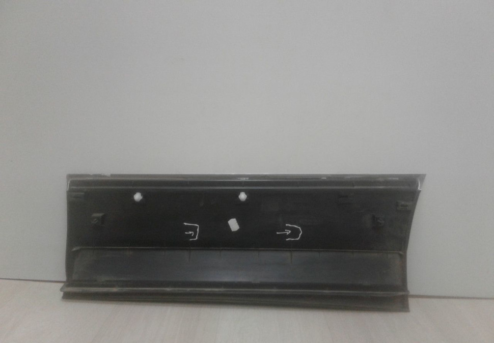 Молдинг двери задний правый Volkswagen Tiguan 2 oem 5NA854950N (слом.2крепл) Молдинг двери задний правый Volkswagen Tiguan 2 oem 5NA854950N (слом.2крепл)