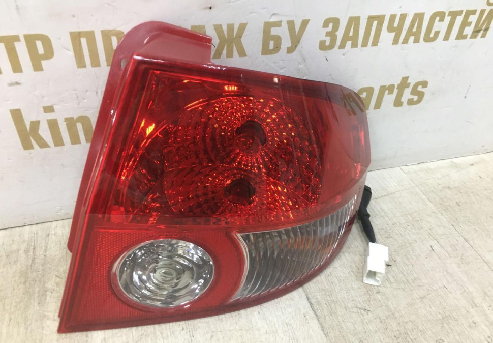 Фонарь правый Hyundai Getz 1 дорестайлинг 2002-2005 oem 924021C010 Фонарь правый Hyundai Getz 1 дорестайлинг 2002-2005 oem 924021C010
