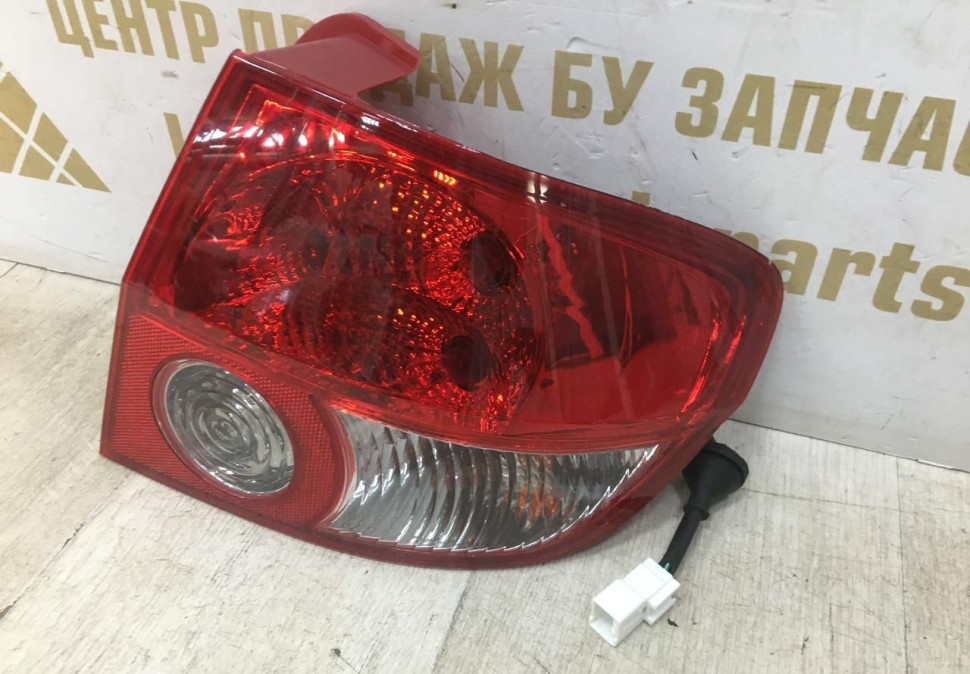 Фонарь правый Hyundai Getz 1 дорестайлинг 2002-2005 oem 924021C010 Фонарь правый Hyundai Getz 1 дорестайлинг 2002-2005 oem 924021C010