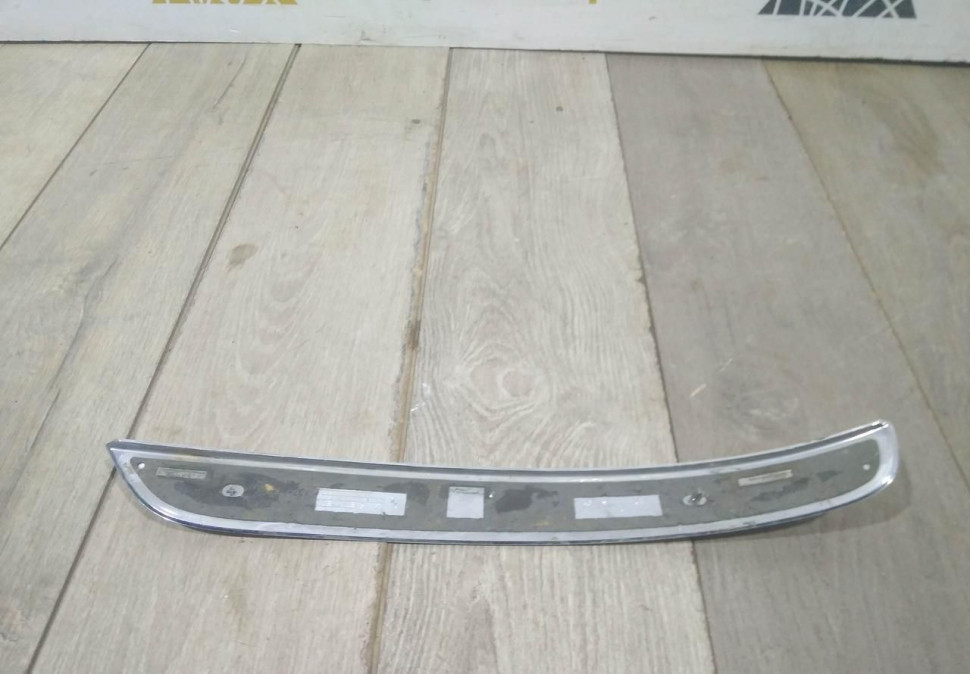 Молдинг заднего бампера правый бу BMW 7 F01 M-Pack OEM 51128047730 Молдинг заднего бампера правый бу BMW 7 F01 M-Pack OEM 51128047730