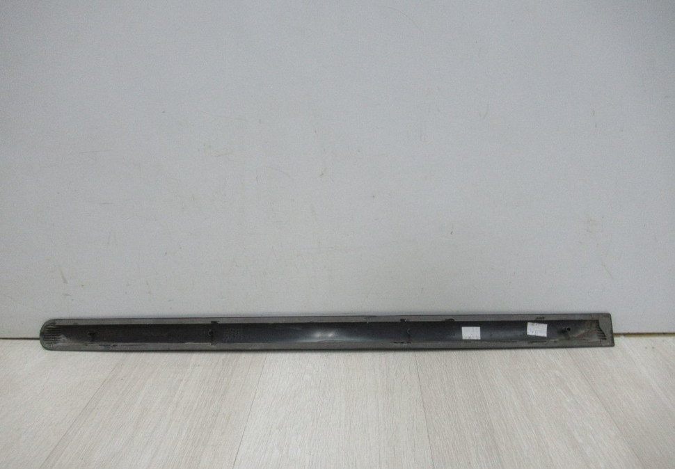 Молдинг (накладка) двери задняя правая Volkswagen Caddy 3 (03-15) oem 2k0853535e