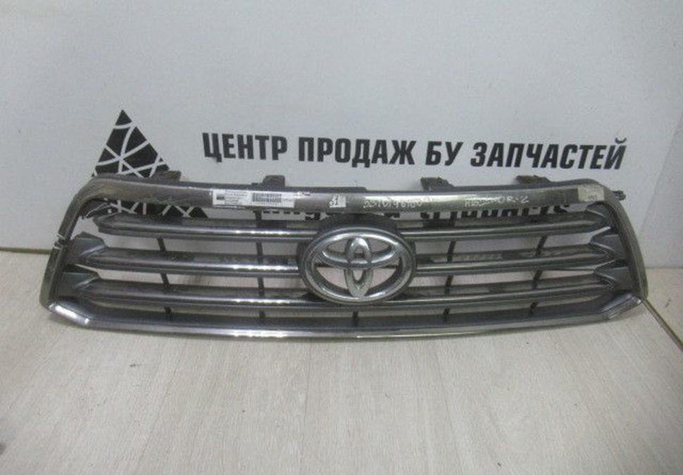 Решетка радиатора Toyota Highlander 2 oem 5311148110(скл-3)