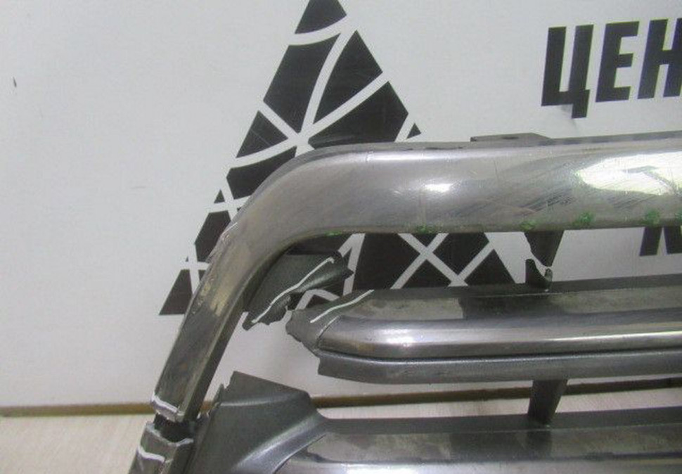 Решетка радиатора Toyota Highlander 2 oem 5311148110(скл-3) Решетка радиатора Toyota Highlander 2 oem 5311148110(скл-3)
