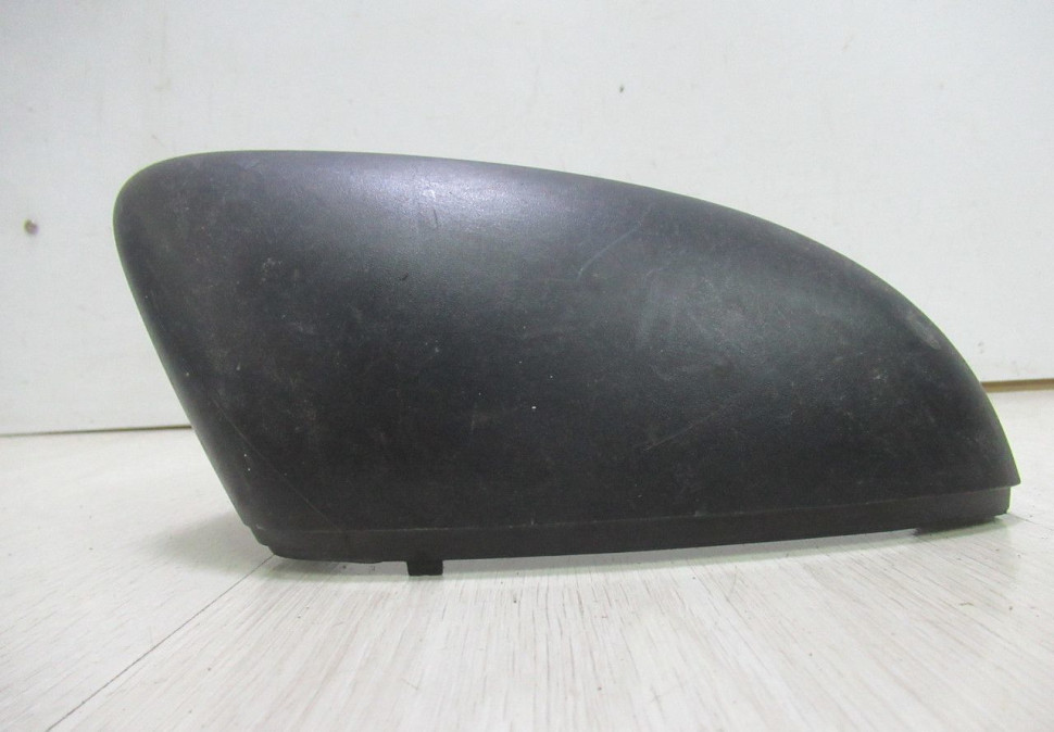 Крышка зеркала правая Volkswagen Polo oem 6R0857538a