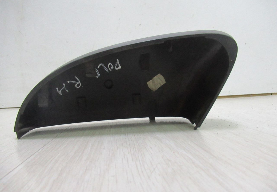 Крышка зеркала правая Volkswagen Polo oem 6R0857538a Крышка зеркала правая Volkswagen Polo oem 6R0857538a