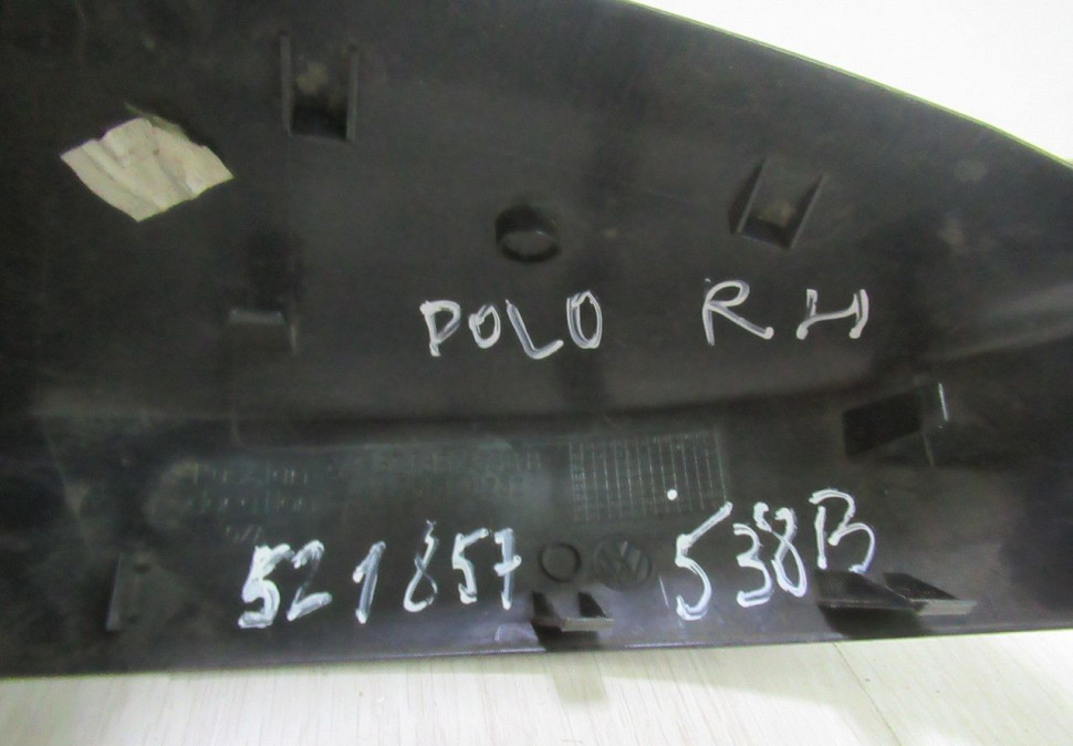Крышка зеркала правая Volkswagen Polo oem 6R0857538a Крышка зеркала правая Volkswagen Polo oem 6R0857538a
