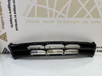 Решетка переднего бампера Hyundai Solaris 1 рестайлинг 2014 OEM 865614L500