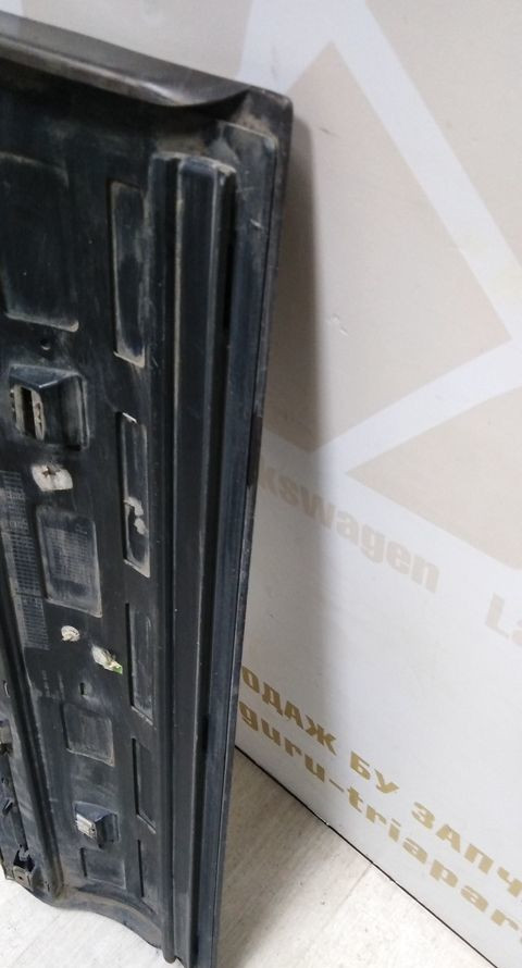 Молдинг двери задний правый Volkswagen Touareg 2 10-18 oem 7P6854950G Молдинг двери задний правый Volkswagen Touareg 2 10-18 oem 7P6854950G