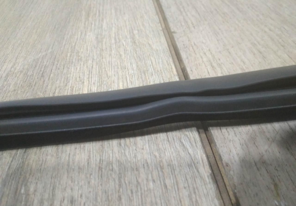 Молдинг стекла двери передний правый (бархотка) Renault Fluence OEM 808200162R Молдинг стекла двери передний правый (бархотка) Renault Fluence OEM 808200162R