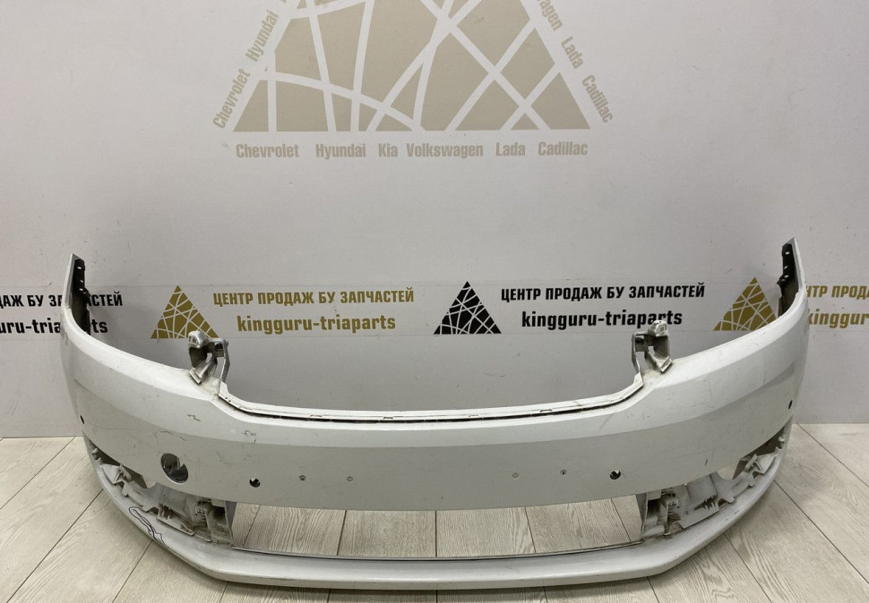 Бампер передний Skoda Rapid OEM 60U807221F