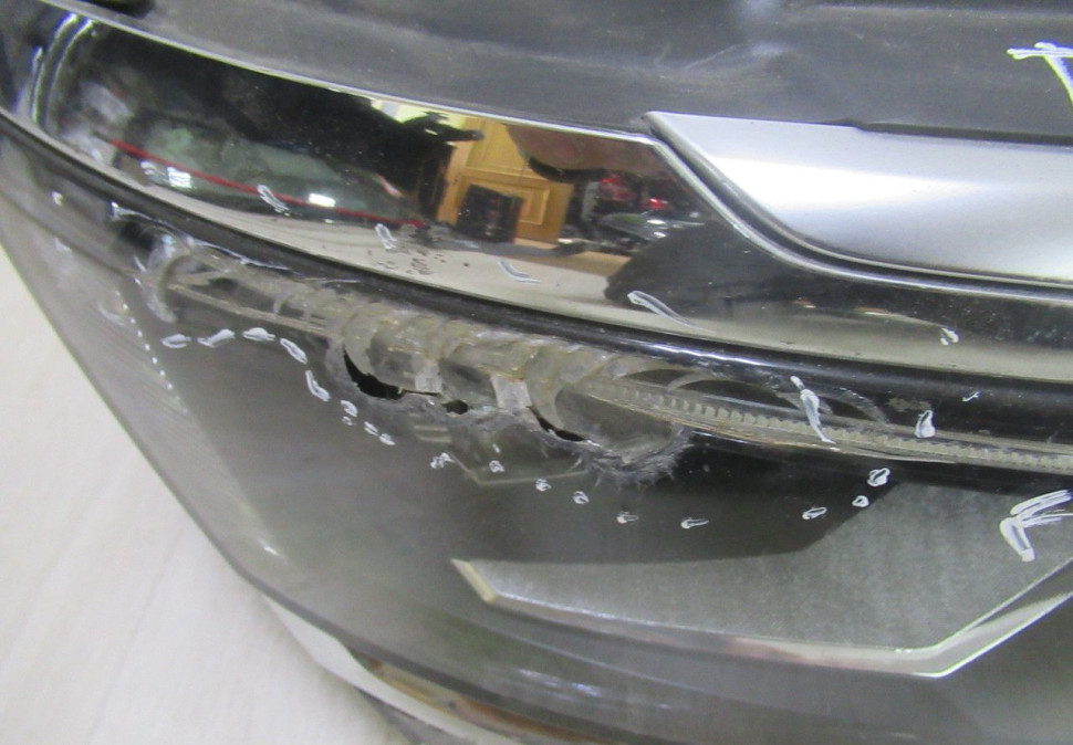Фара правая LED Volkswagen Tiguan 2 oem 5nb941082a (слом.стекло) (скл-3)
