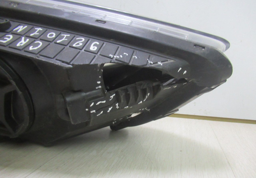 Фара левая (галоген, диодная ) Hyundai Creta oem 92101m0100 (сл. все крп.)(сл.чь в корп)(скл-3)