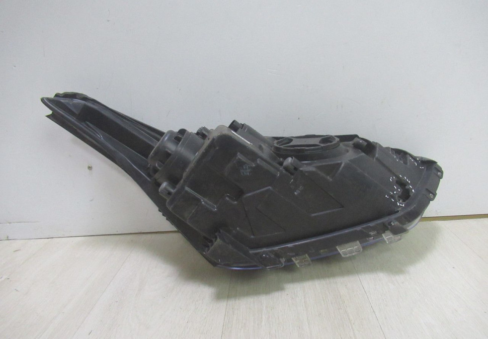 Фара левая (галоген, диодная ) Hyundai Creta oem 92101m0100 (сл. все крп.)(сл.чь в корп)(скл-3)