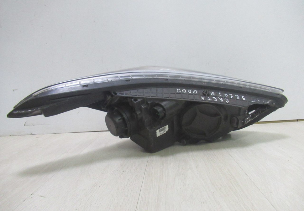 Фара левая (галоген, диодная ) Hyundai Creta oem 92101m0100 (сл. все крп.)(сл.чь в корп)(скл-3)