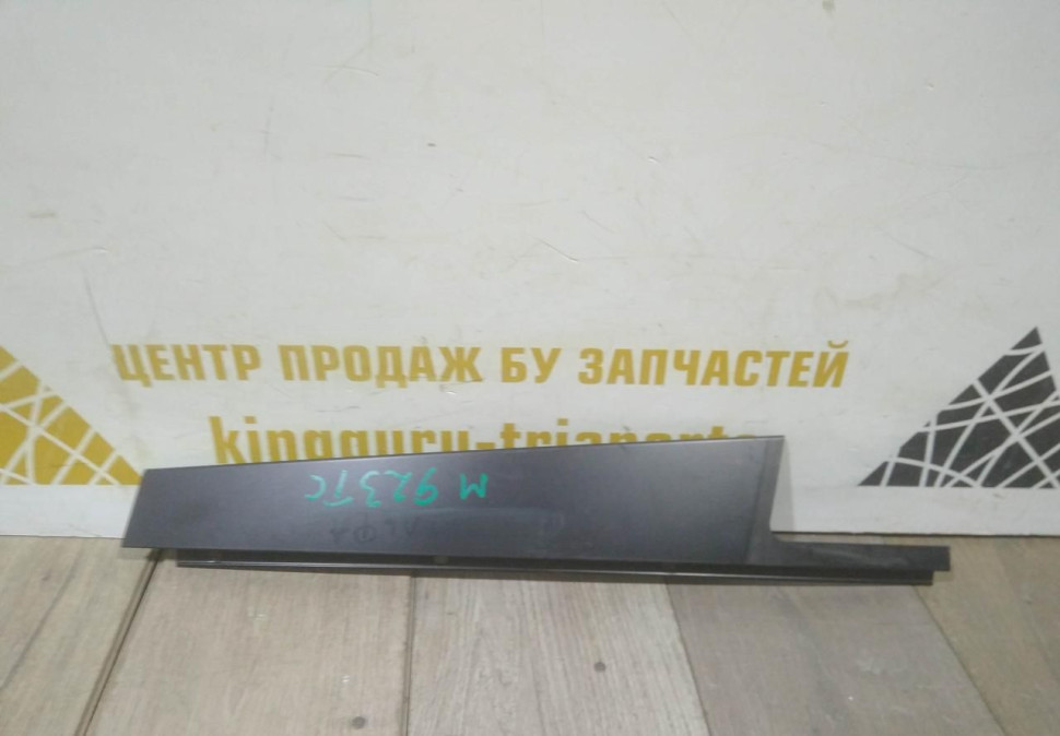 Накладка двери задняя правая бу BMW X3 F25 OEM 7205750