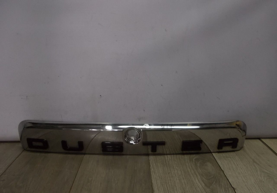 Молдинг крышки багажника бу Renault Duster OEM 848106714R