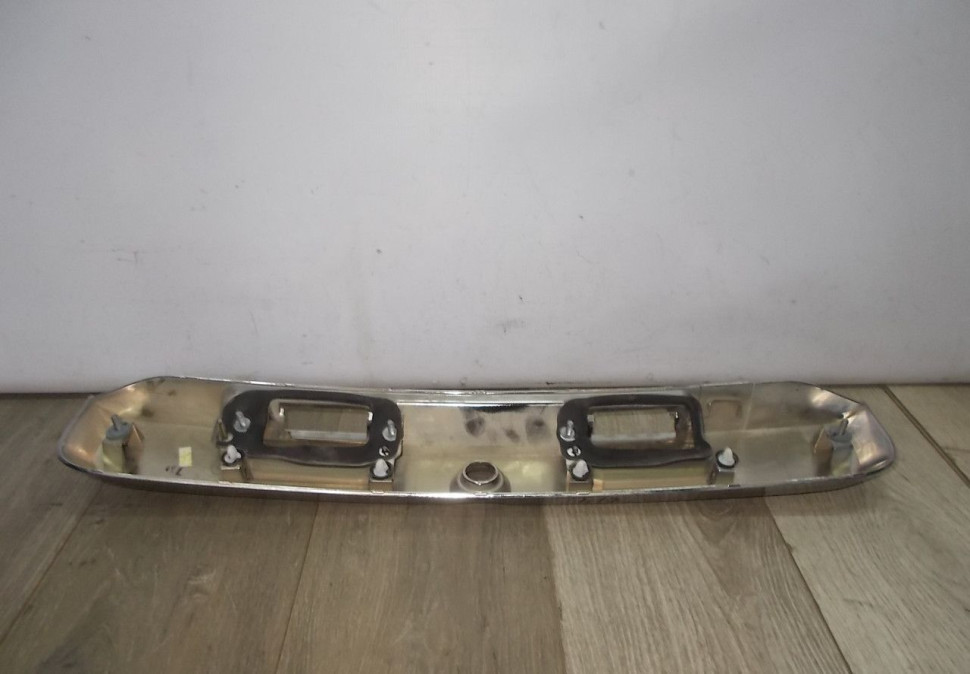 Молдинг крышки багажника бу Renault Duster OEM 848106714R