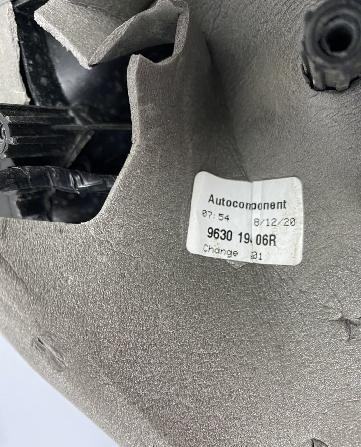 Корпус зеркала правый 9 пин Renault Logan 2 OEM 963016591R