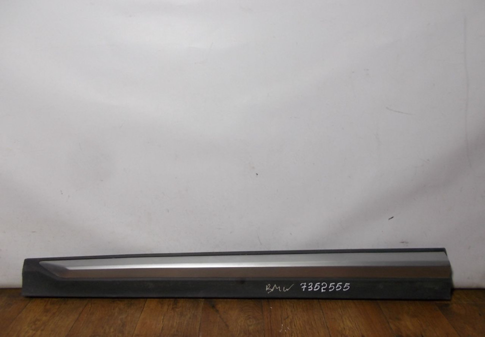 Молдинг двери передний левый бу BMW X4 F26 OEM 51137352555