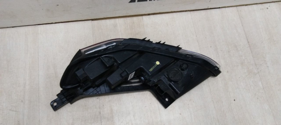 Фара правая верхняя LED Hyndai Santa Fe 4 2018> oem 92208s1000