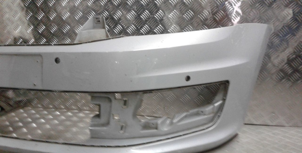 Бампер передний Volkswagen Polo 5 Sedan oem 6RU807221A Бампер передний Volkswagen Polo 5 Sedan oem 6RU807221A