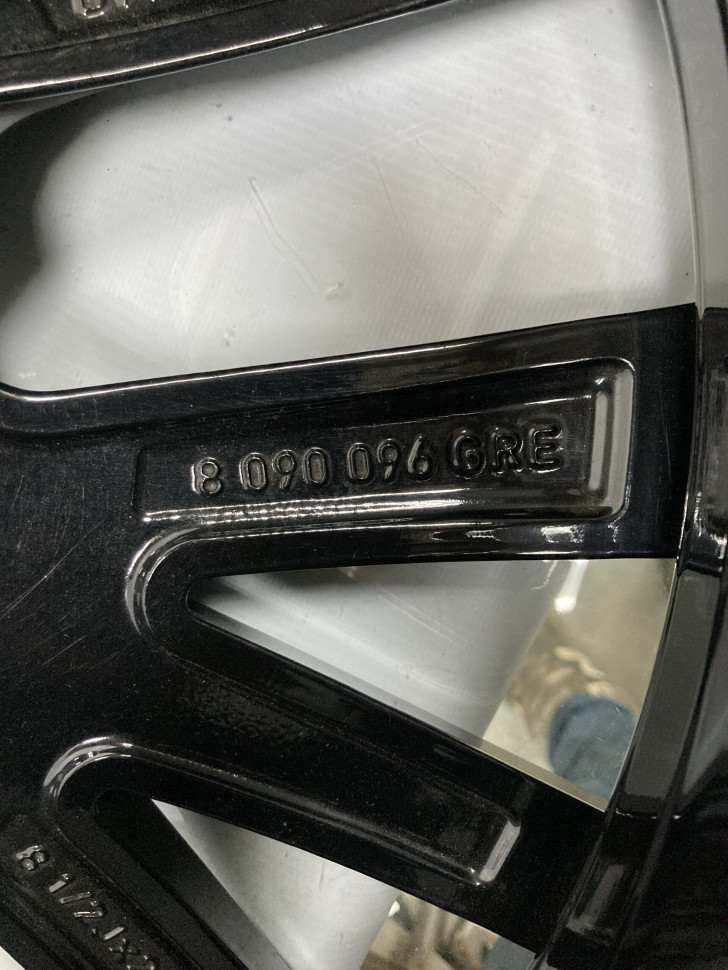 Диск колесный литой передний R20 BMW 7 G11 M-Pack OEM 36118745914 Диск колесный литой передний R20 BMW 7 G11 M-Pack OEM 36118745914