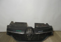 Решетка радиатора бу Renault Logan 2 OEM 623107605R