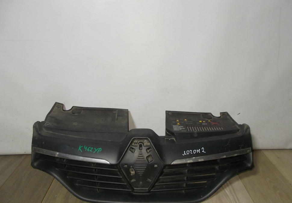 Решетка радиатора бу Renault Logan 2 OEM 623107605R