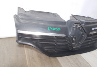 Решетка радиатора бу Renault Logan 2 OEM 623107605R