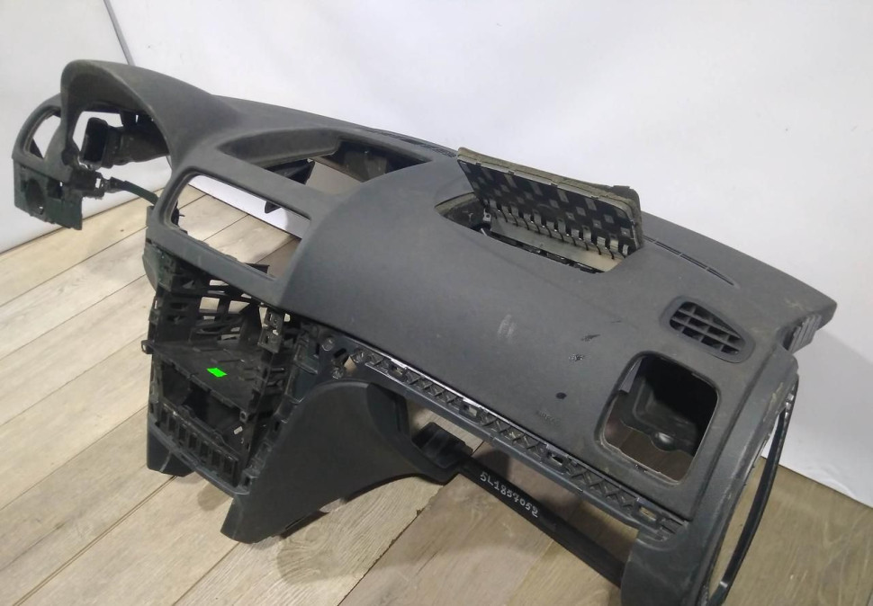 Торпедо сработавшее бу Skoda Yeti OEM 5L1857052 Торпедо сработавшее бу Skoda Yeti OEM 5L1857052