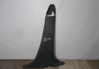 Обивка центральной стойки правая бу Renault Duster OEM 8200823419