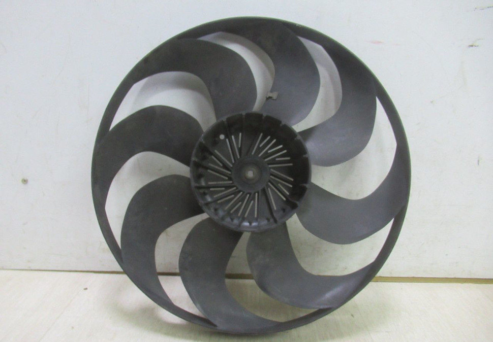 Вентилятор охлаждения Ford Focus 3 oem 9140323 (скл-3)