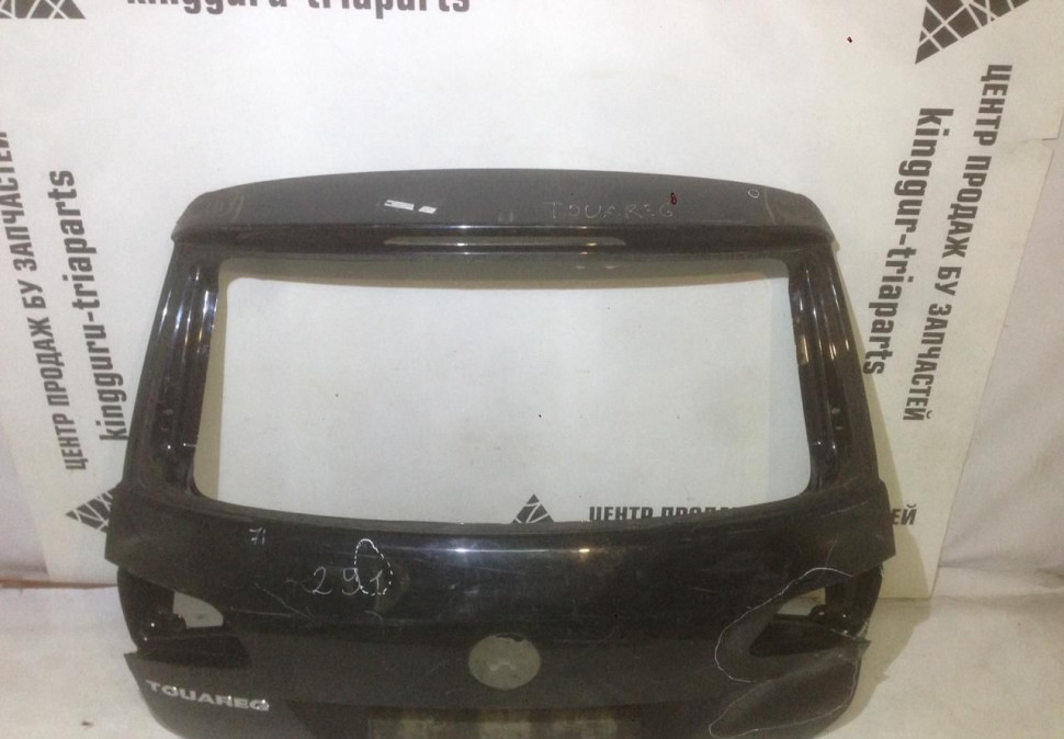 Крышка багажника Volkswagen Touareg NF oem 7P6827025 (скл-3) Крышка багажника Volkswagen Touareg NF oem 7P6827025 (скл-3)