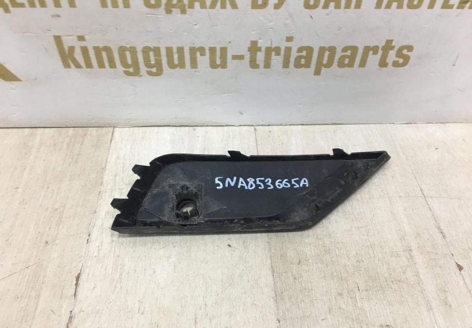 Решетка переднего бампера левая Volkswagen Tiguan 2 дорест 2016  oem 5NA853665A