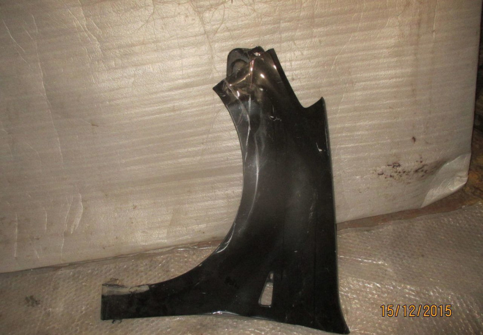 Крыло переднее левое Renault Sandero (скл-3)