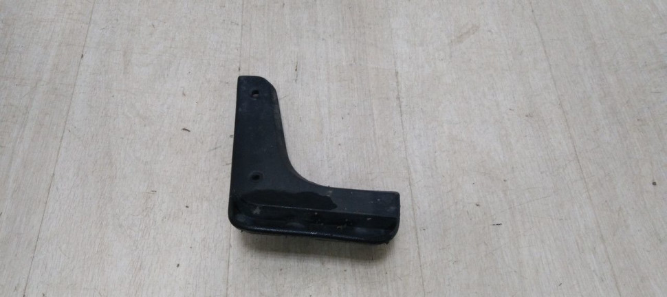 Брызговик задний правый Hyundai Solaris 2 17-20 oem 86842H5000 Брызговик задний правый Hyundai Solaris 2 17-20 oem 86842H5000