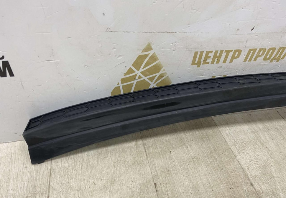 Накладка заднего бампера Skoda Kodiaq 2017 OEM 565807423